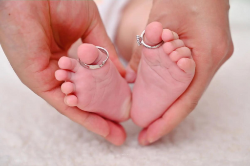 扶余怀孕肚子一边高一边低